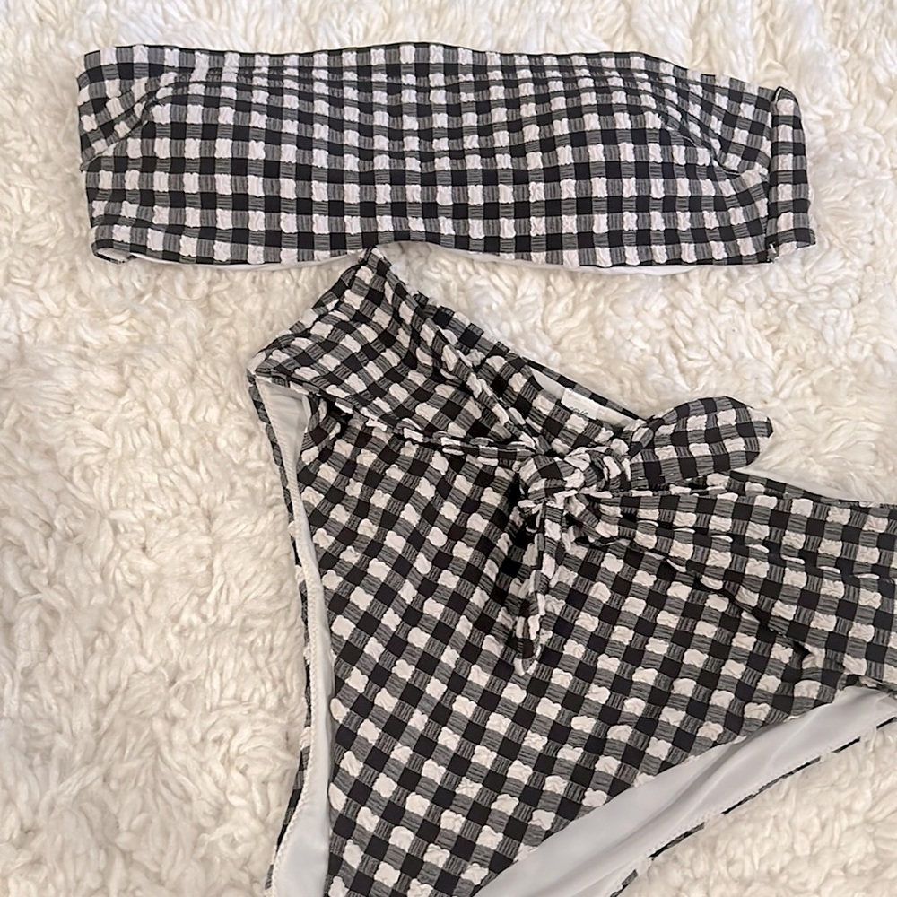 High Waisted Black&White Aerie Bathing Suit